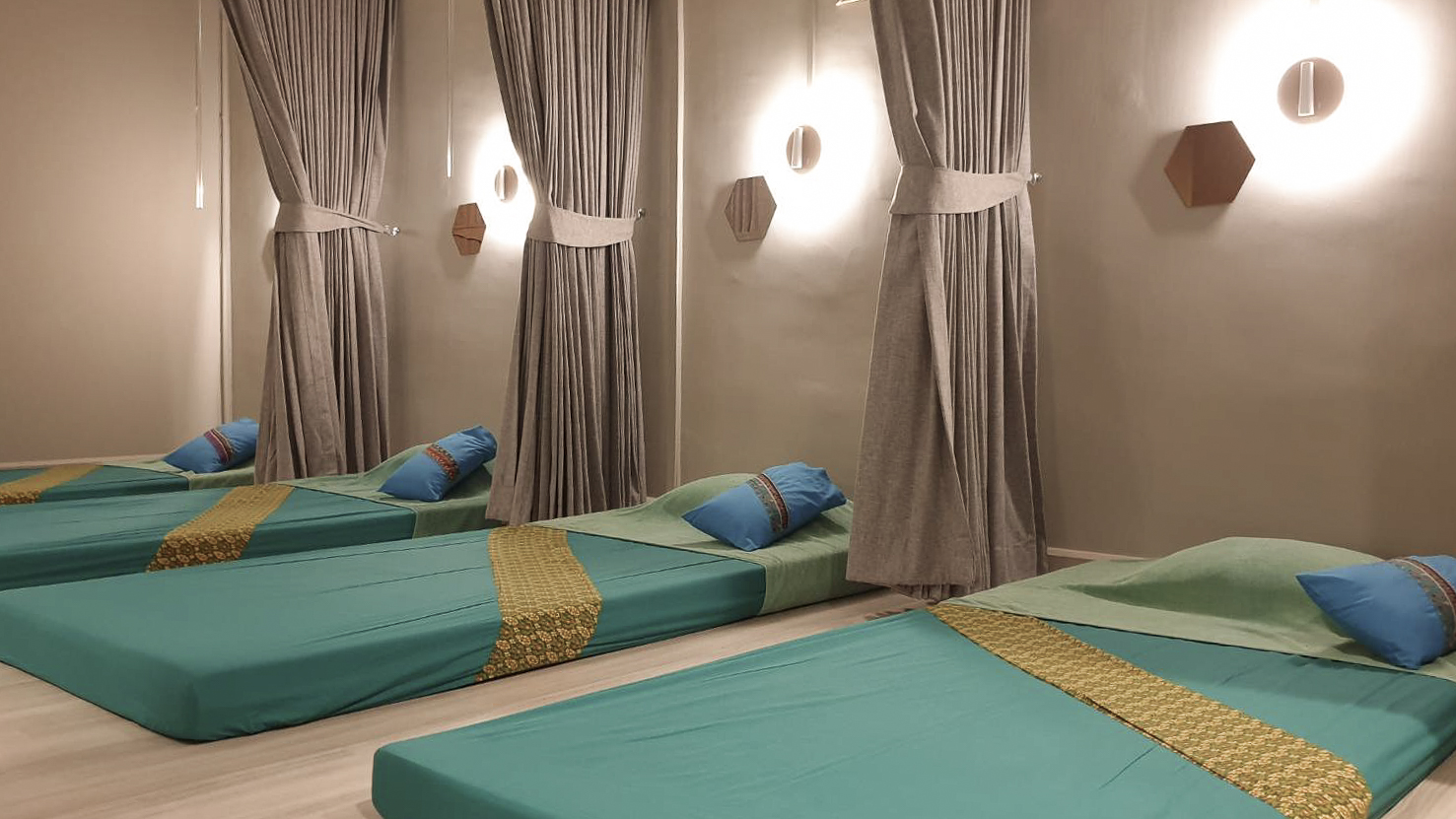 Bua Sabai Massage & Tearoom (Bua Sabai Rangnam) massage shop photo 10